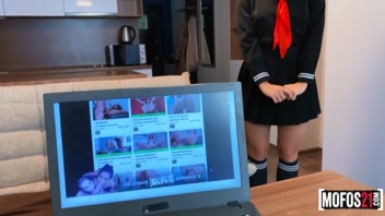 Russian Cosplayer Gets Her Firts Anal Ever - MOFOS21